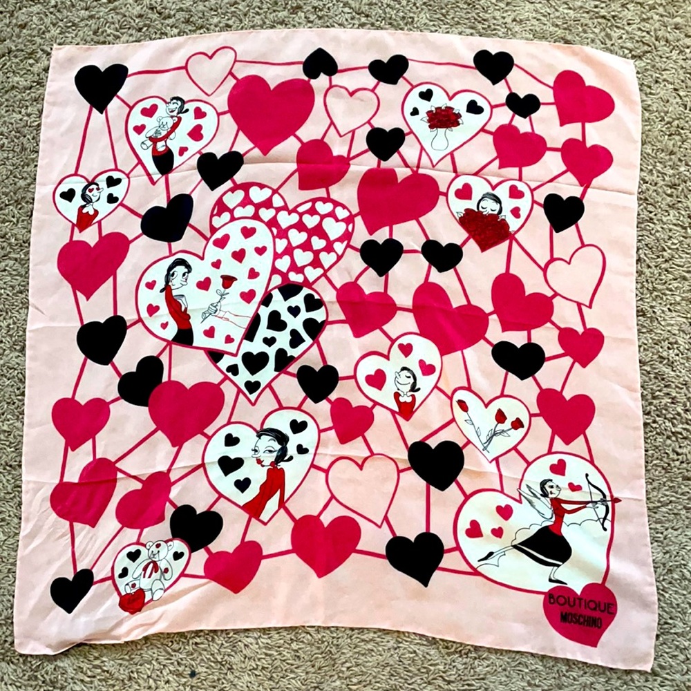 Moschino silk scarf❤️